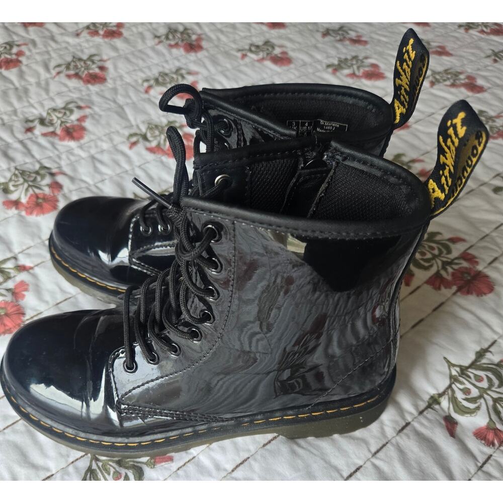 Dr. Martens Junior 1460 Patent Leather Lace Up Boots, Black  4M 5 US L - Picture 2 of 9